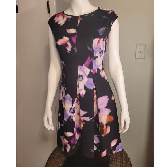 Maggy London Watercolor Floral Fit Flare Dress Romantic Coquette Old Money Sz 6 - Picture 1 of 11